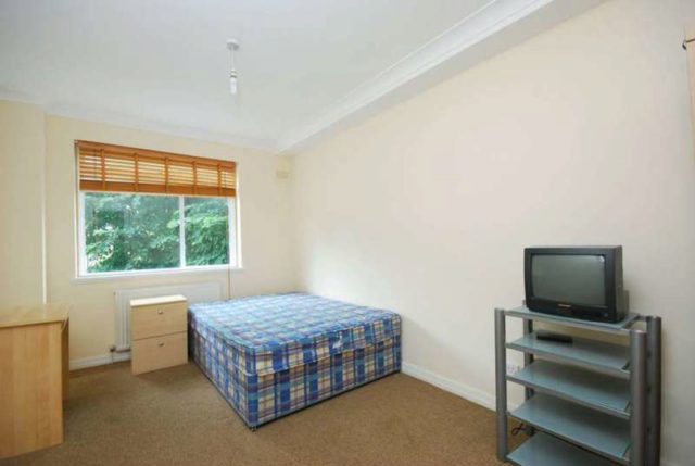  Image of 3 bedroom Flat to rent in Belsize Road London NW6 at Belsize Road South Hampstead London, NW6 4RY